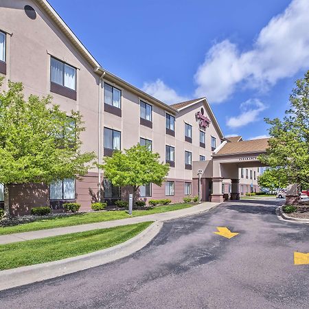 Hampton Inn Detroit/Belleville-Airport Area Exterior photo