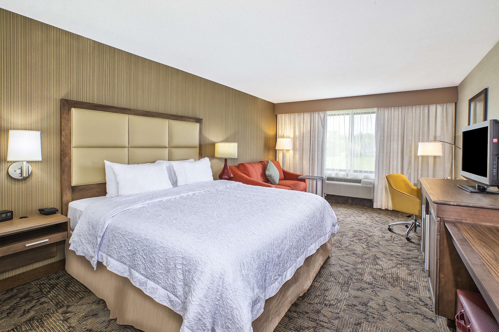 Hampton Inn Detroit/Belleville-Airport Area Exterior photo