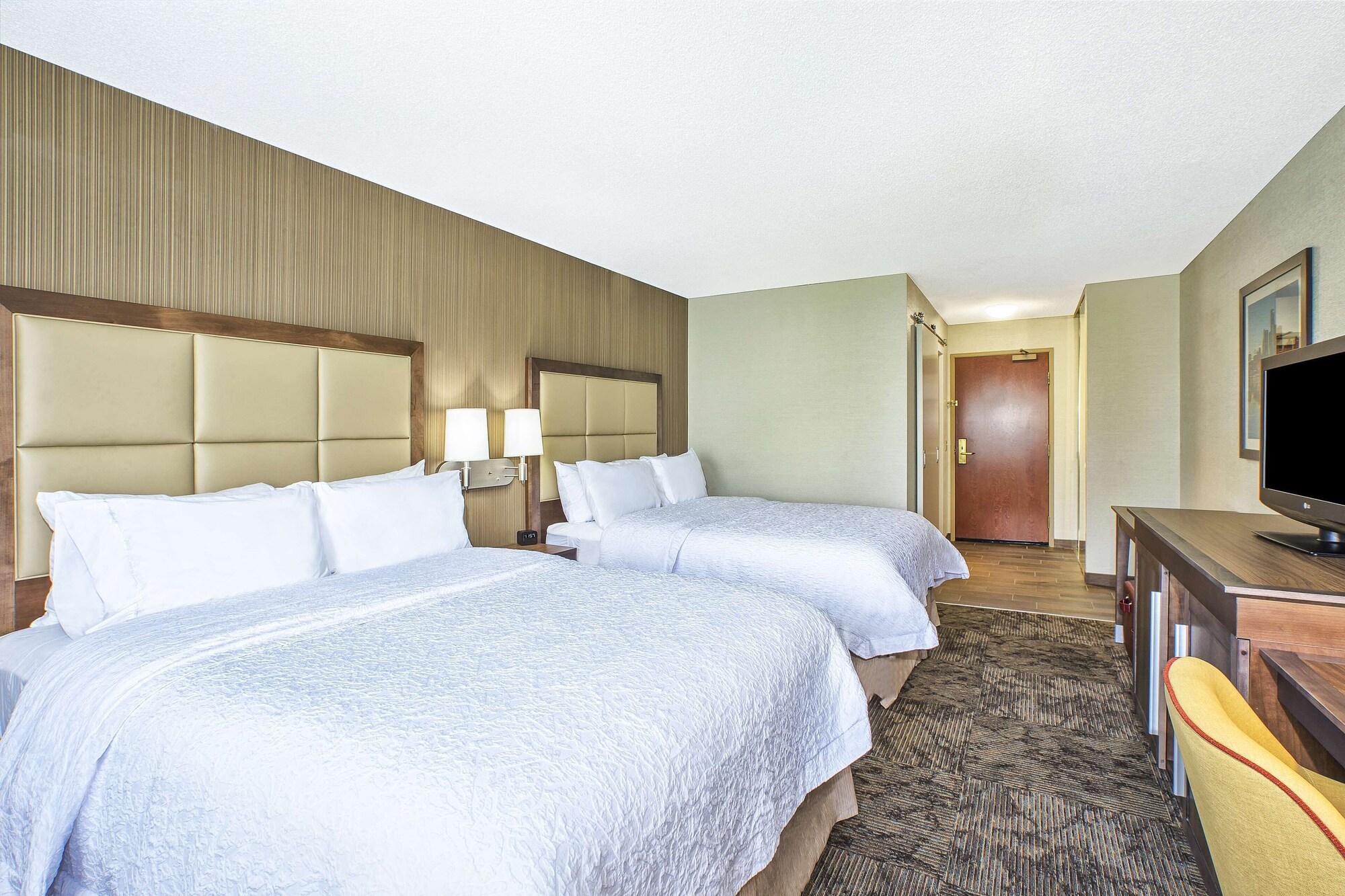Hampton Inn Detroit/Belleville-Airport Area Exterior photo