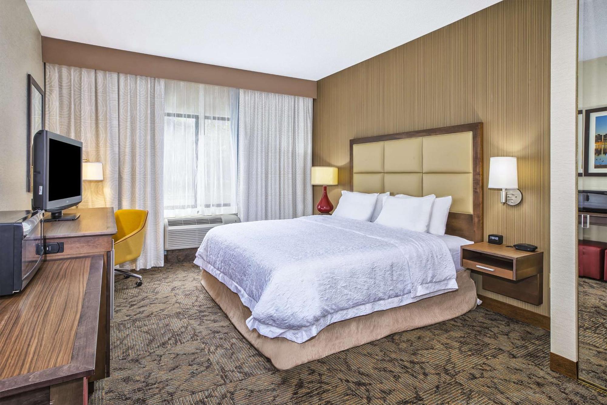 Hampton Inn Detroit/Belleville-Airport Area Exterior photo