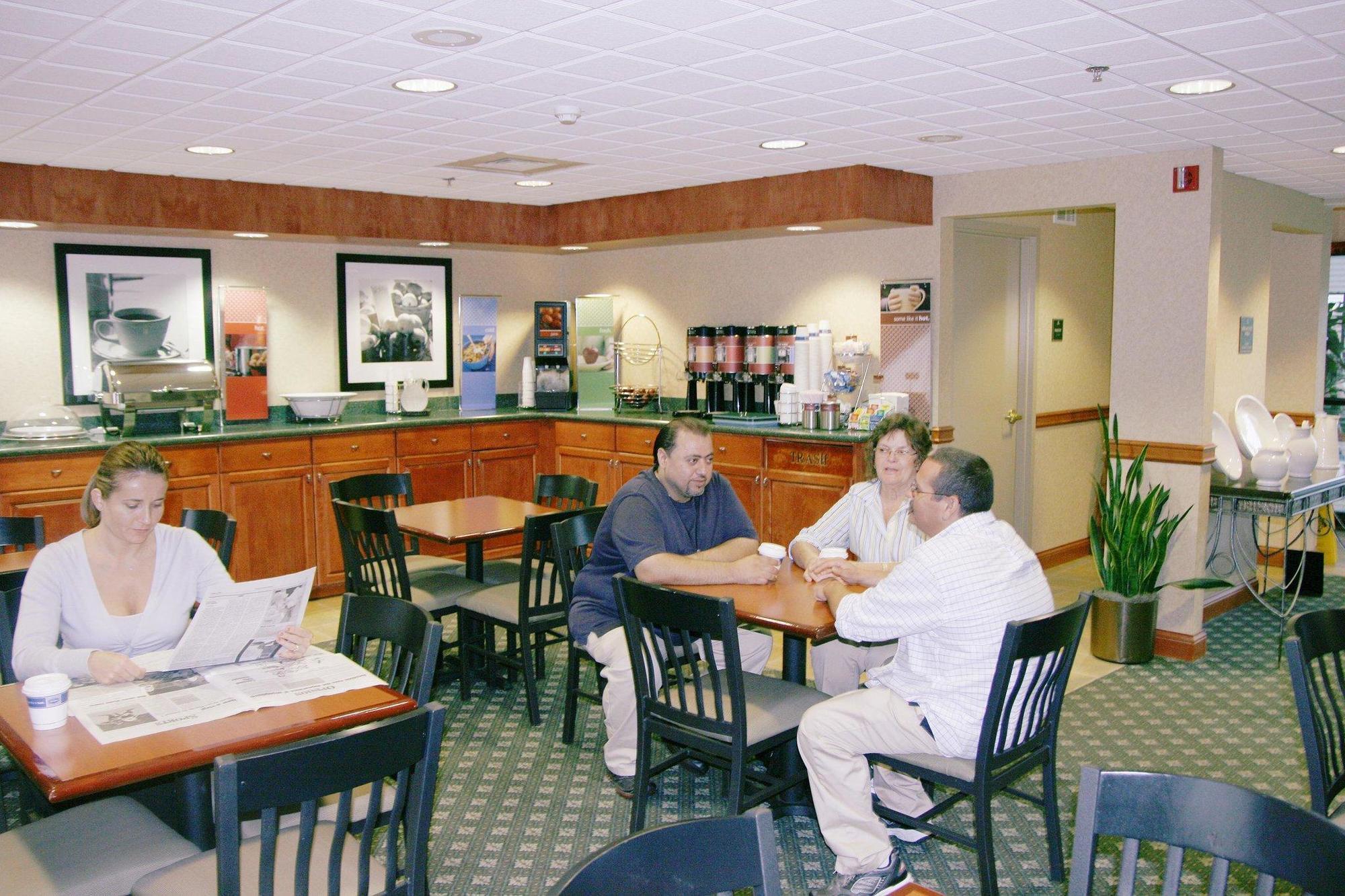 Hampton Inn Detroit/Belleville-Airport Area Exterior photo