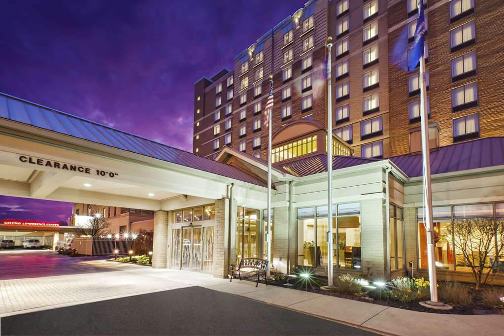 Hampton Inn Detroit/Belleville-Airport Area Exterior photo